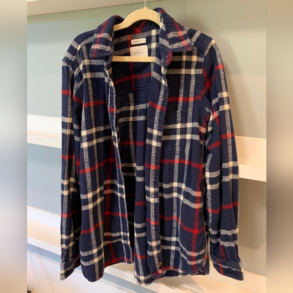 American Eagle Outfitters Tops - Plaid oversized shirt